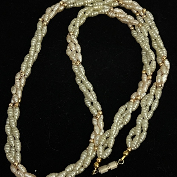 Elegant Baroque Freshwater Pearl Twisted Necklace - Picture 4 of 9